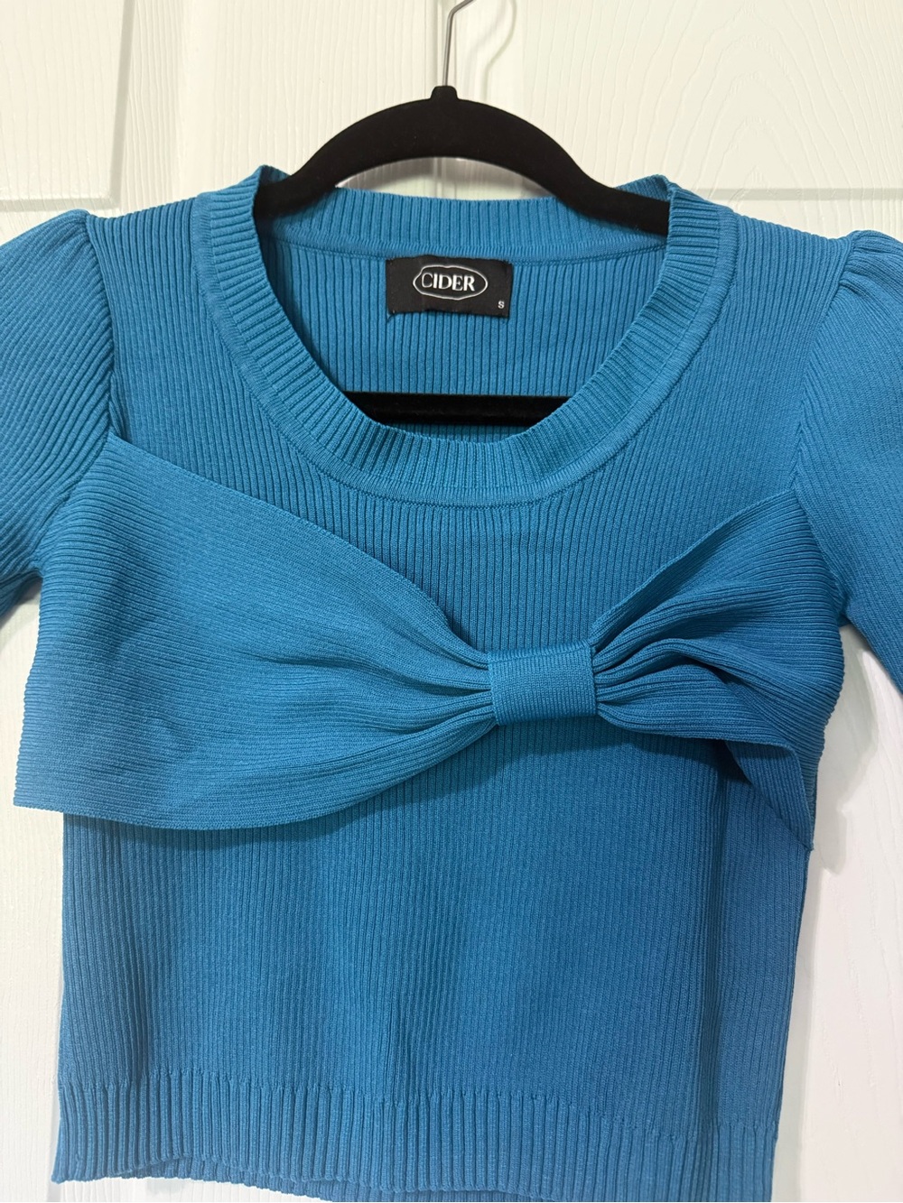 CIDER Ribbed Bow-Front Cropped Sweater- S - Picture 3 of 6
